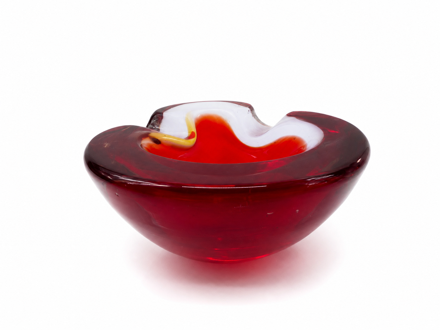 Cendrier vide-poche en verre de Murano Sommerso rouge Seguso Murano, Italie, vers 1960