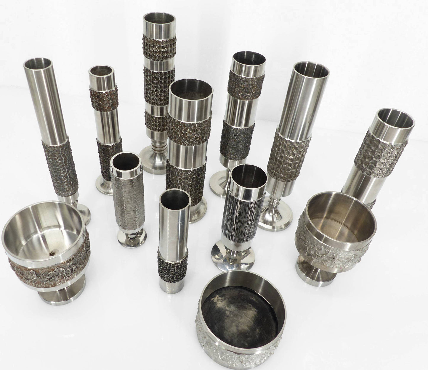 Set de 13 vases brutalistes Space Age en acier – BMF, Allemagne, circa 1970
