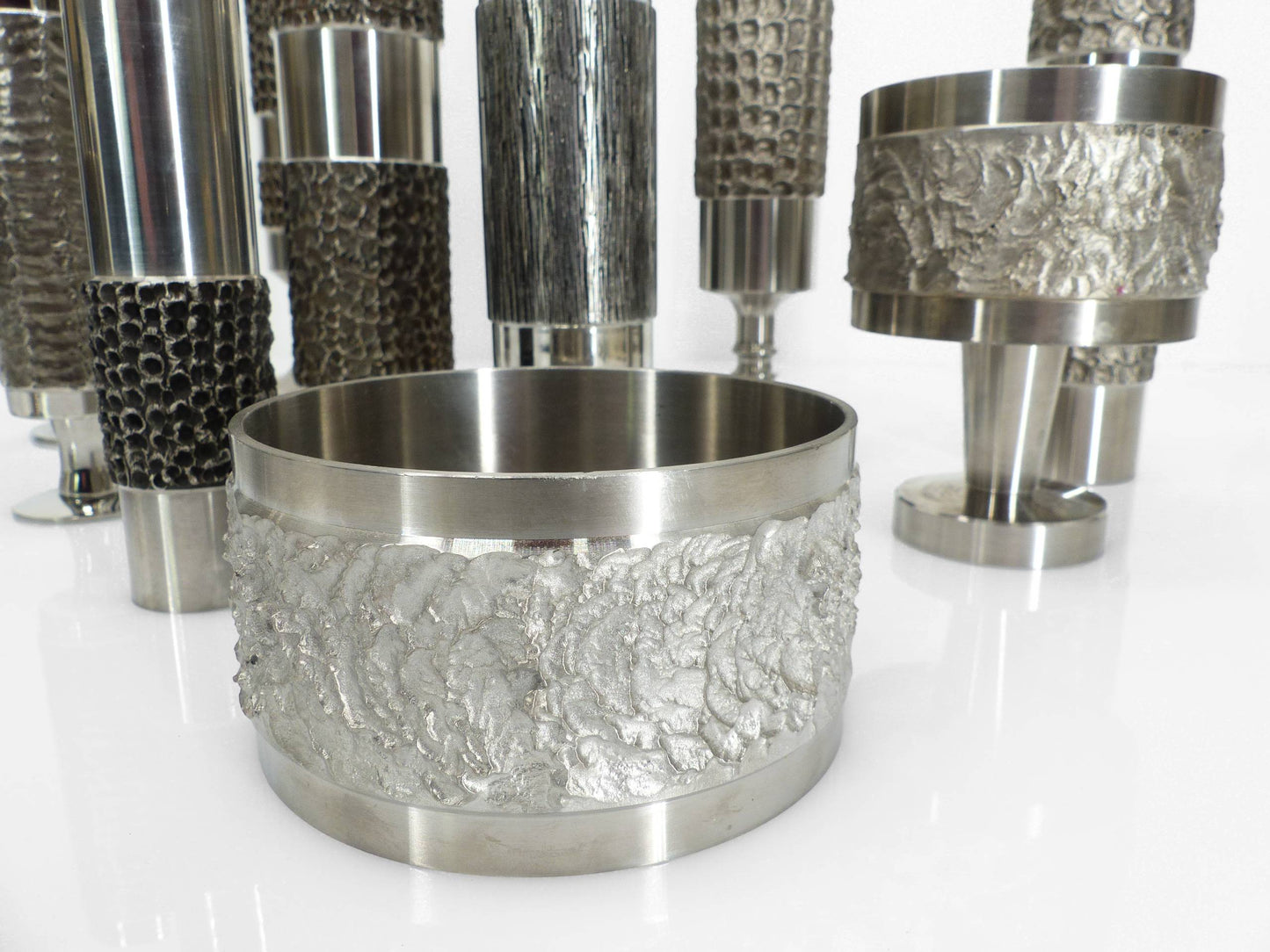 Set de 13 vases brutalistes Space Age en acier – BMF, Allemagne, circa 1970