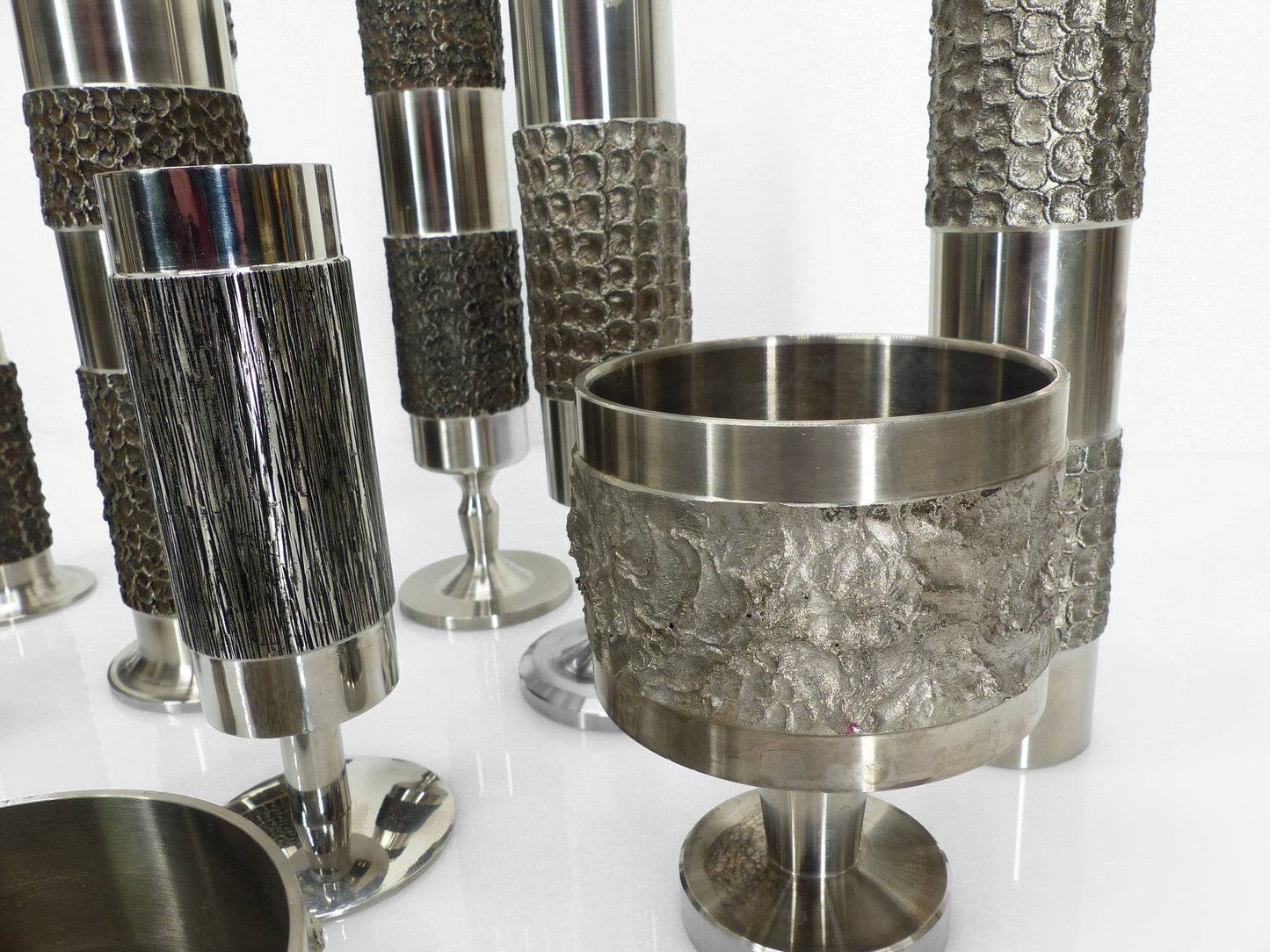 Set de 13 vases brutalistes Space Age en acier – BMF, Allemagne, circa 1970