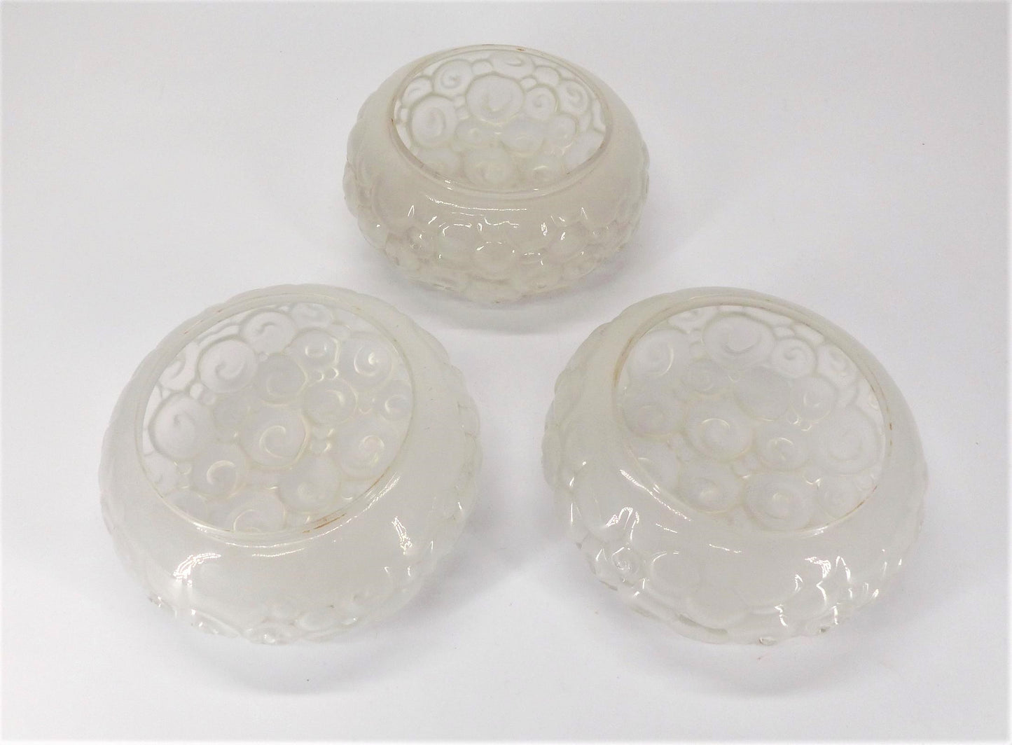 3 GLASS CEILING LIGHTS WITH SNAIL PATTERNS IN THE HELENA TYNELL STYLE