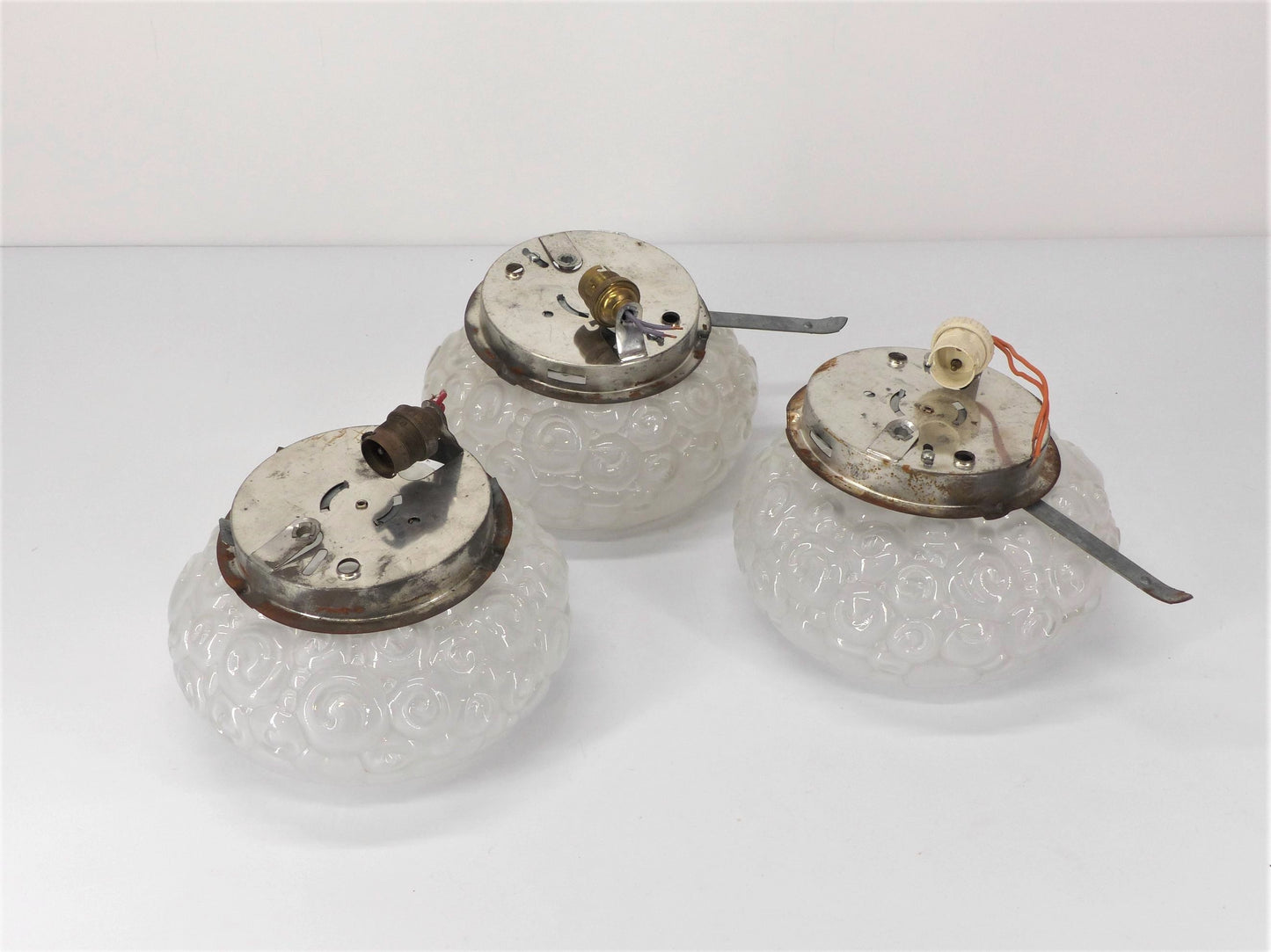 3 GLASS CEILING LIGHTS WITH SNAIL PATTERNS IN THE HELENA TYNELL STYLE