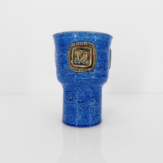Vase mug en céramique Rimini Blu par Aldo Londi pour Bitossi, vers 1970, décor à motif d’oiseaux en relief